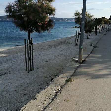 Apartman Jezidzic Kaštela Стая снимка
