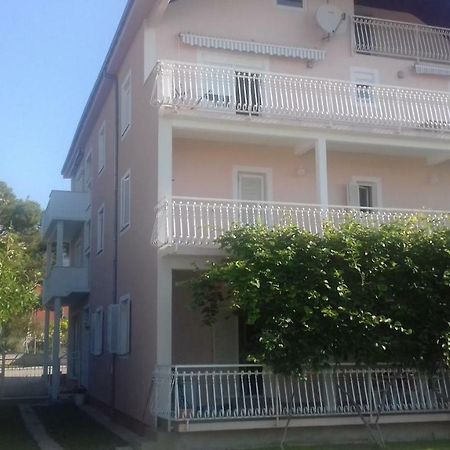 Apartman Jezidzic Kaštela Екстериор снимка