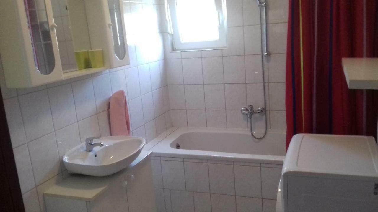 Apartman Jezidzic Kaštela Екстериор снимка