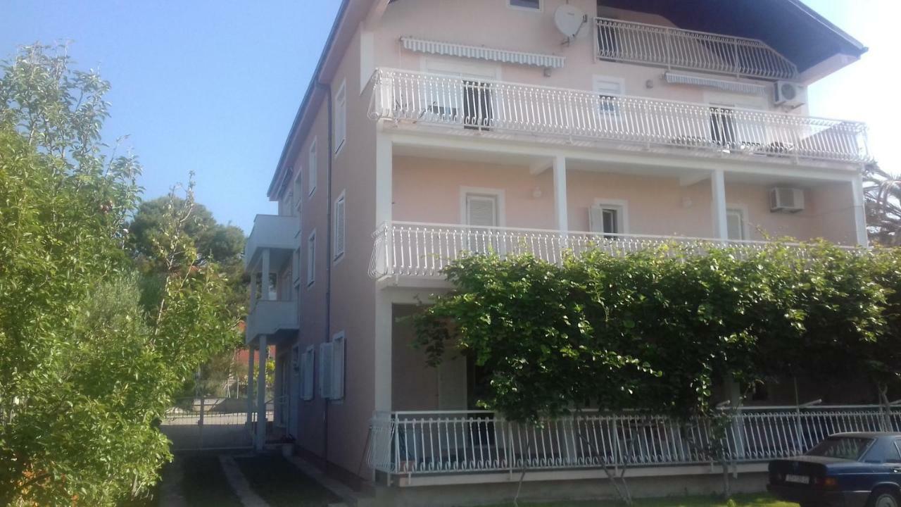 Apartman Jezidzic Kaštela Екстериор снимка